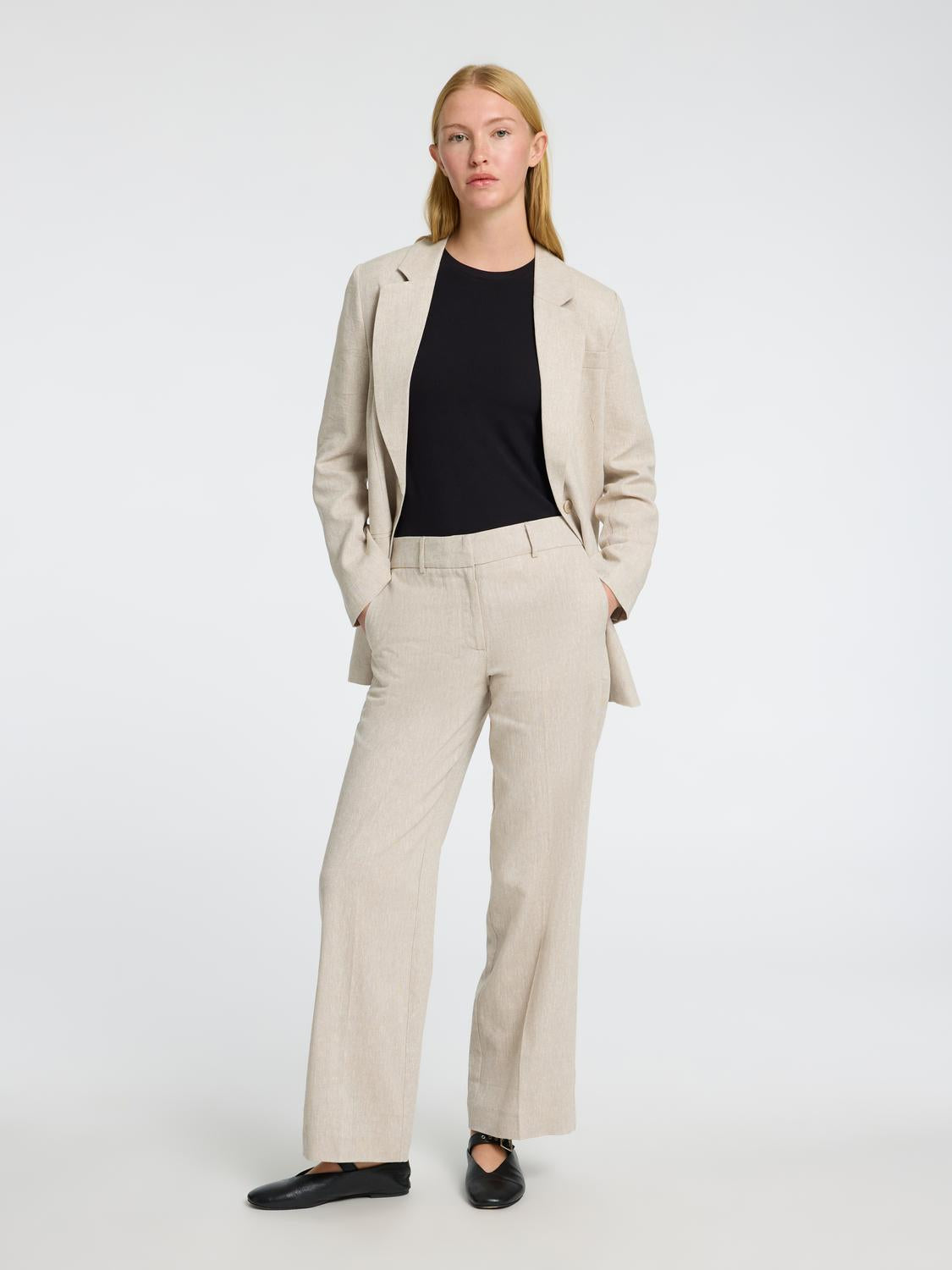 model_shot-front_full